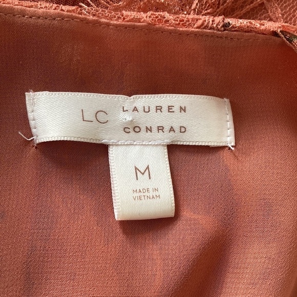 LC Lauren Conrad medium top floral bell sleeves lace v-neck - Picture 12 of 13